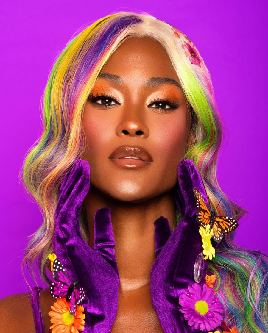 Pastel Hair Color Pop, color @the_blonding_rebel, photography by @vicovelezphotography, makeup by @facesofjaz on Instagram