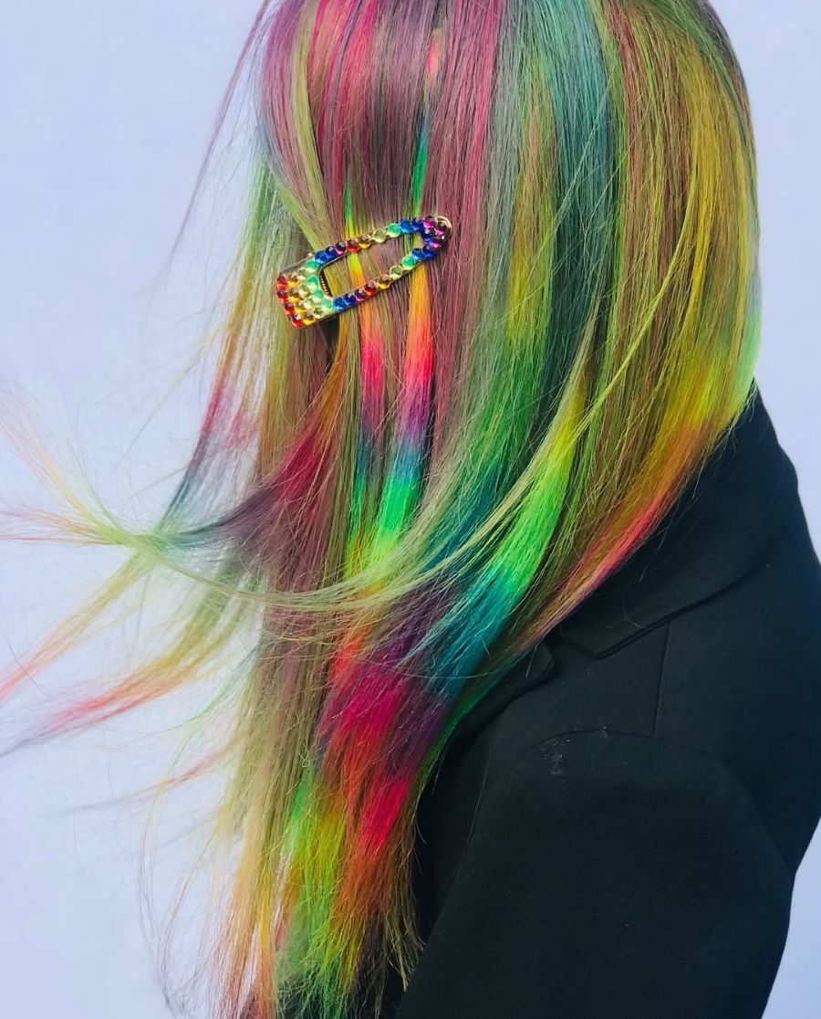 Pixelated Rainbow Hair, image by @creationsbylauren_ on Instagram