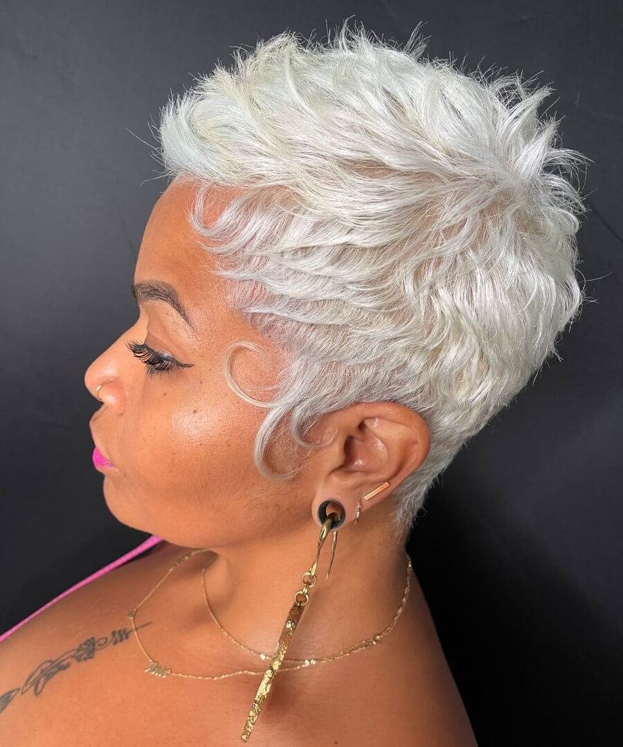 Curly Girl Platinum Blonde, image by @shawncutmaster on Instagram